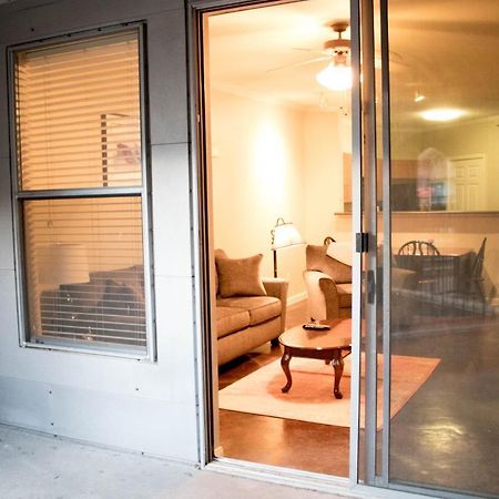 Downtown Dallas Beautiful Poolside Apartment Екстериор снимка